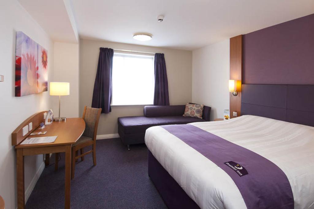 Premier Inn Inverness Centre - River Ness Exterior photo