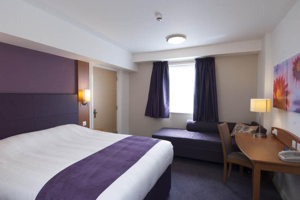 Premier Inn Inverness Centre - River Ness Exterior photo